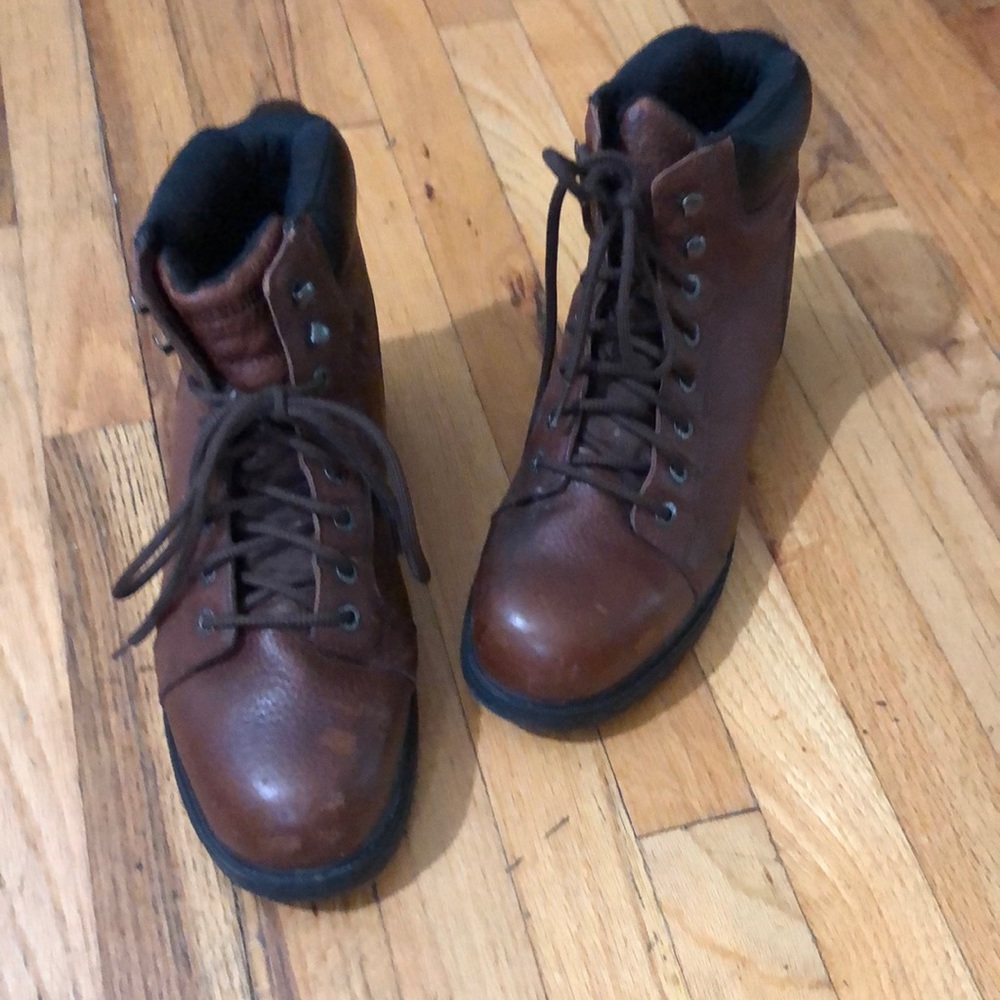 Mens Wolverines Safety toe work boots. Like new condition